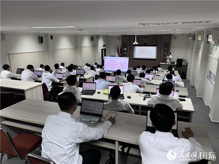 學習現(xiàn)場。人民網(wǎng)記者 張杰攝