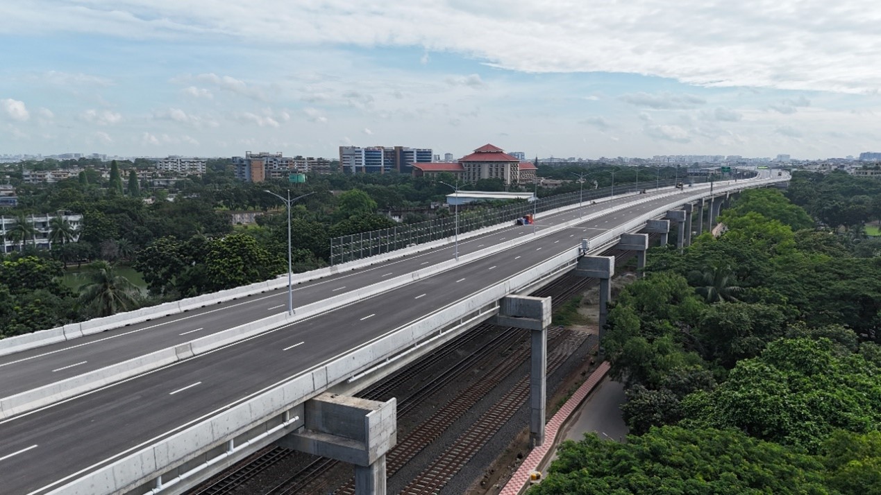孟加拉國達(dá)卡機(jī)場(chǎng)高架快速路項(xiàng)目。鄭小忠攝