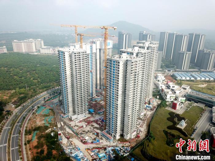 廣州一在建樓盤。 范少鵬 攝