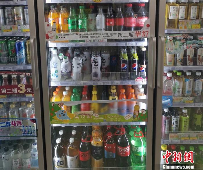 某便利店，最便宜的瓶裝飲料也在4元以上。<a target='_blank' href='/' ><p  align=