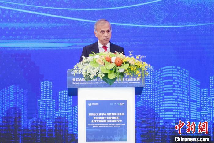 聯(lián)合國(guó)駐華協(xié)調(diào)員常啟德發(fā)表演講。