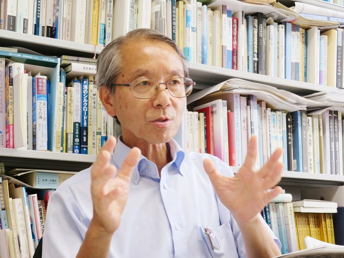 日本創(chuàng)價(jià)大學(xué)教授高橋強(qiáng)接受人民網(wǎng)采訪。（視頻截圖）