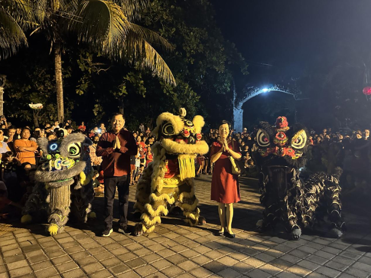舞獅表演。巴陵康孔子學(xué)院供圖