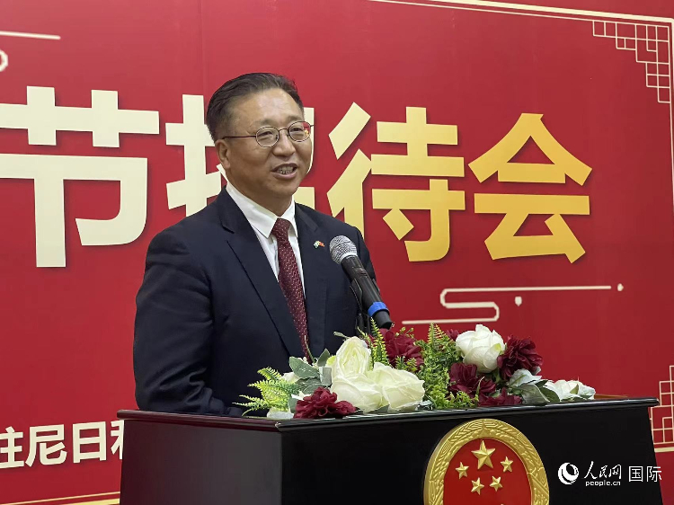 中國駐尼日利亞大使崔建春致辭。人民網(wǎng)記者 姜宣攝
