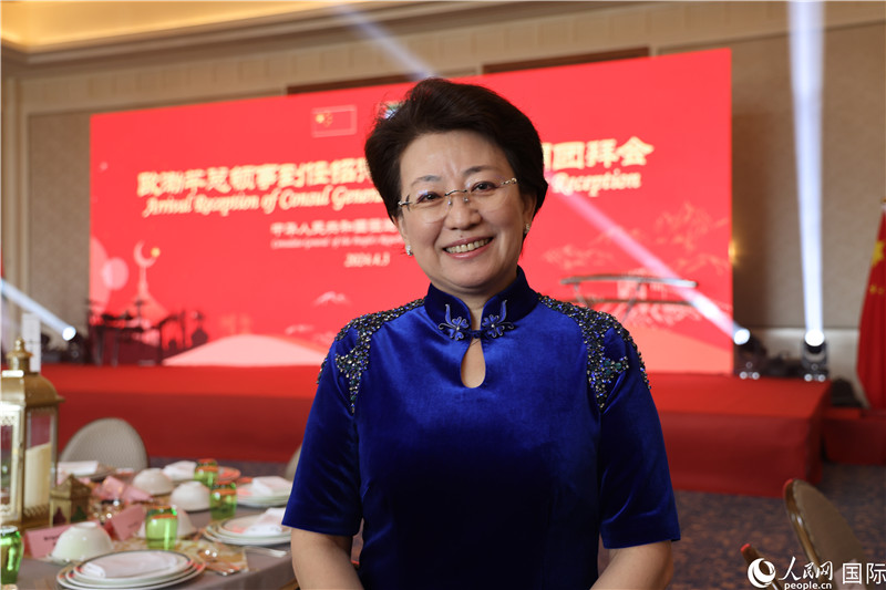 中國駐迪拜第十一任總領(lǐng)事歐渤芊。人民網(wǎng) 閆夢攝