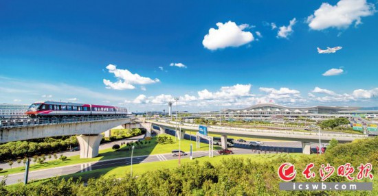 　　根據(jù)《實施意見》，長沙將建設(shè)聯(lián)通世界的航空樞紐，打造輻射全國的鐵路樞紐，深化綜合交通協(xié)調(diào)機制。    資料圖片