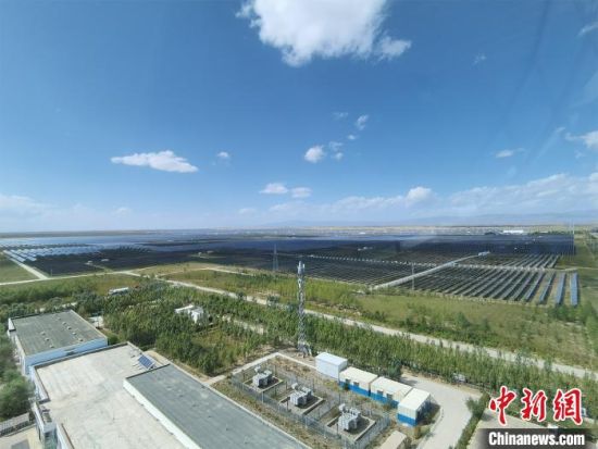 圖為塔拉灘光伏產(chǎn)業(yè)園區(qū)?！∑钤鲚怼z