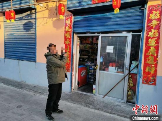 圖為犯罪嫌疑人指認(rèn)現(xiàn)場?！∏嗪Ｊ」矎d森林警察總隊(duì)刑偵治安支隊(duì)供圖