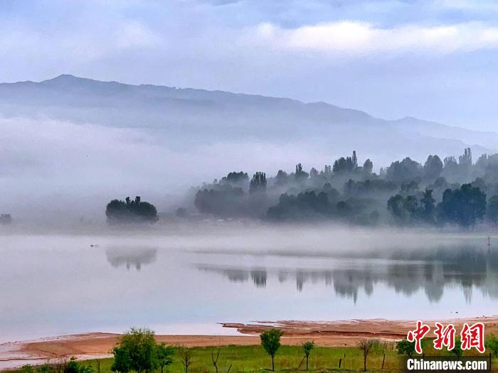 圖為青海黃河流域自然生態(tài)。(資料圖) 李玉峰 攝