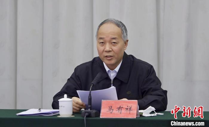 圖為農業(yè)農村部副部長馬有祥在部省共同打造青海綠色有機農畜產品輸出地推進會議上講話?！±罱瓕?攝