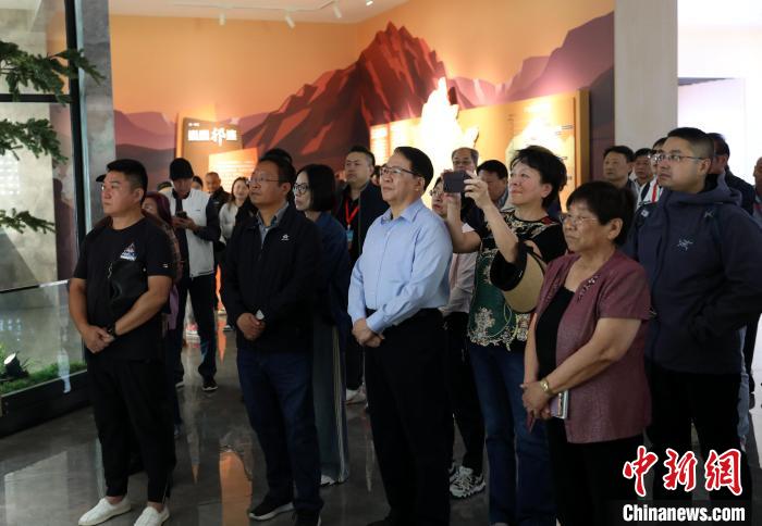 圖為臺商參訪祁連山國家公園生態(tài)科普館。　薛蒂 攝