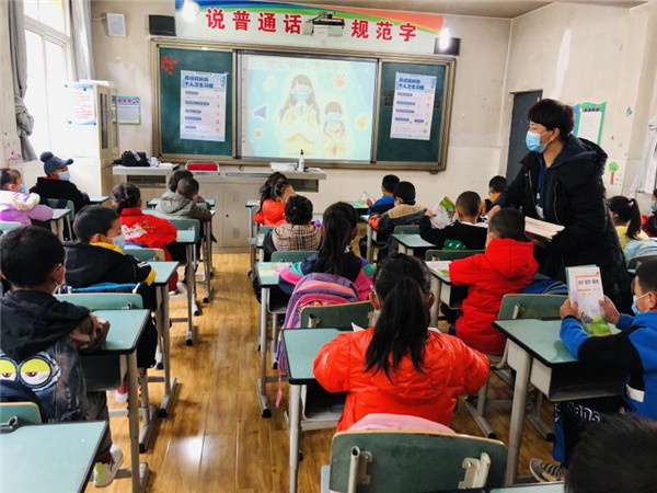 圖片默認(rèn)標(biāo)題_fororder_4、恢復(fù)上課的學(xué)生們-攝影-左斌