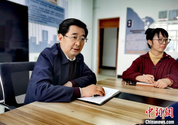 （兩會(huì)聲音）全國(guó)政協(xié)委員趙海興：師者為師亦為范，建議設(shè)教師理想信念教育基地