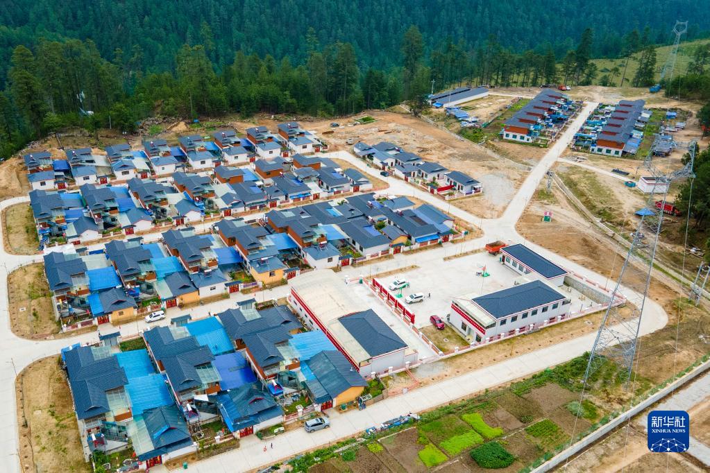 西藏林芝：易地搬遷，迎來(lái)幸福新生活