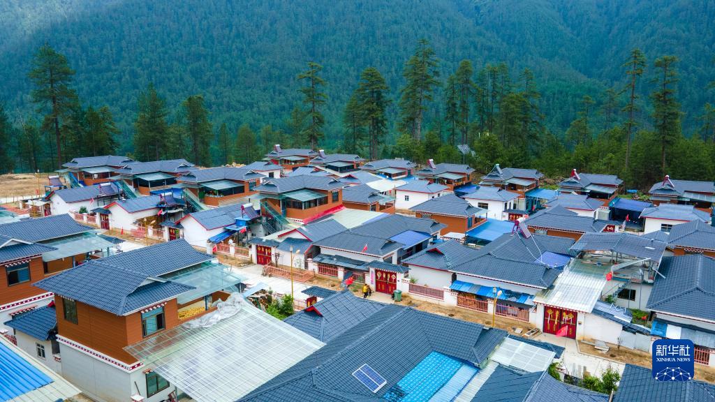 西藏林芝：易地搬遷，迎來(lái)幸福新生活