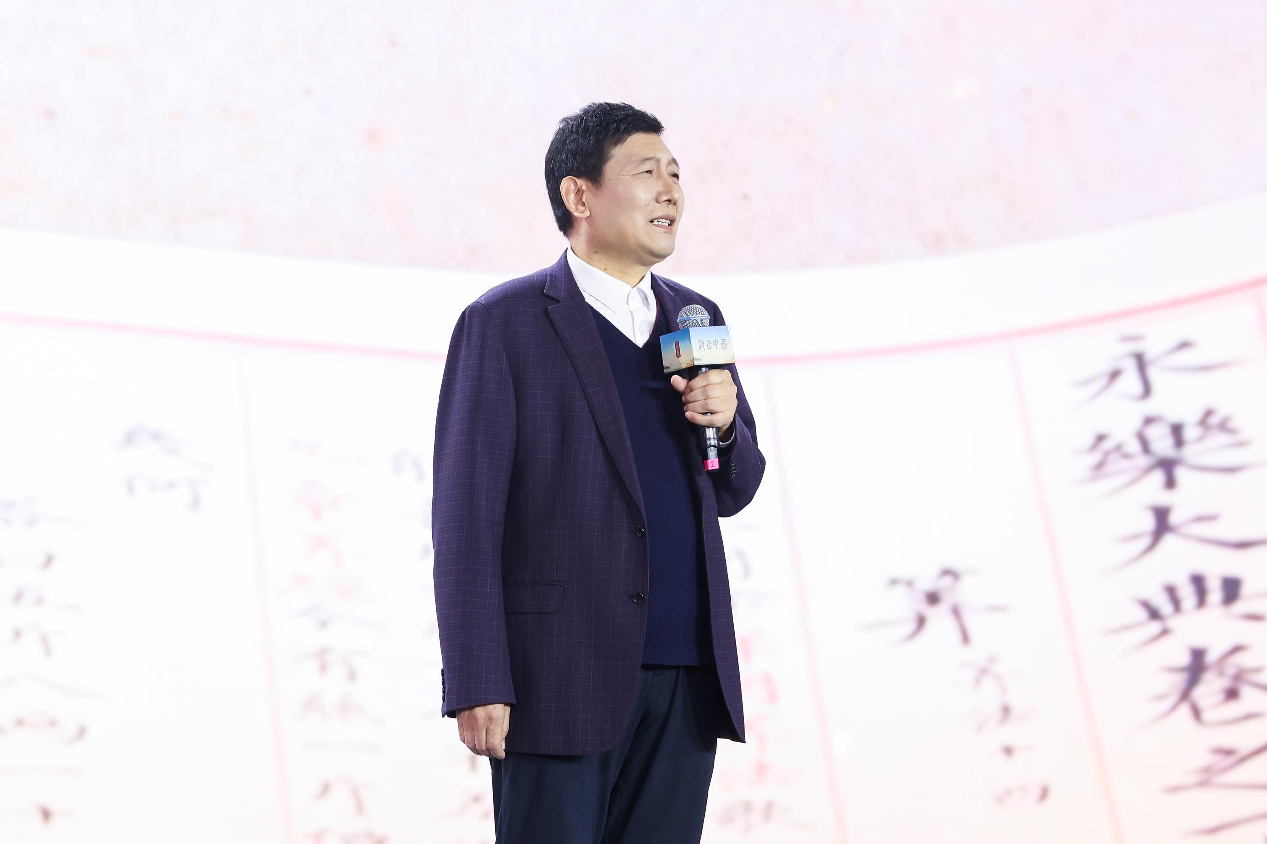 山東大學文學院講席教授、《文史哲》主編杜澤遜。人民視頻供圖