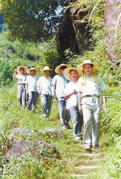1989年7月，習近平在壽寧縣山村。
