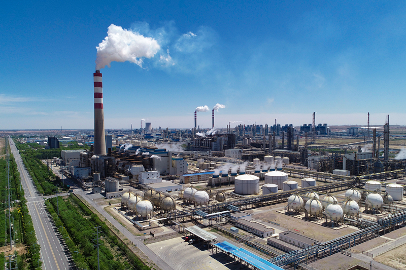 2021年5月16日拍攝的寧夏寧東能源化工基地。