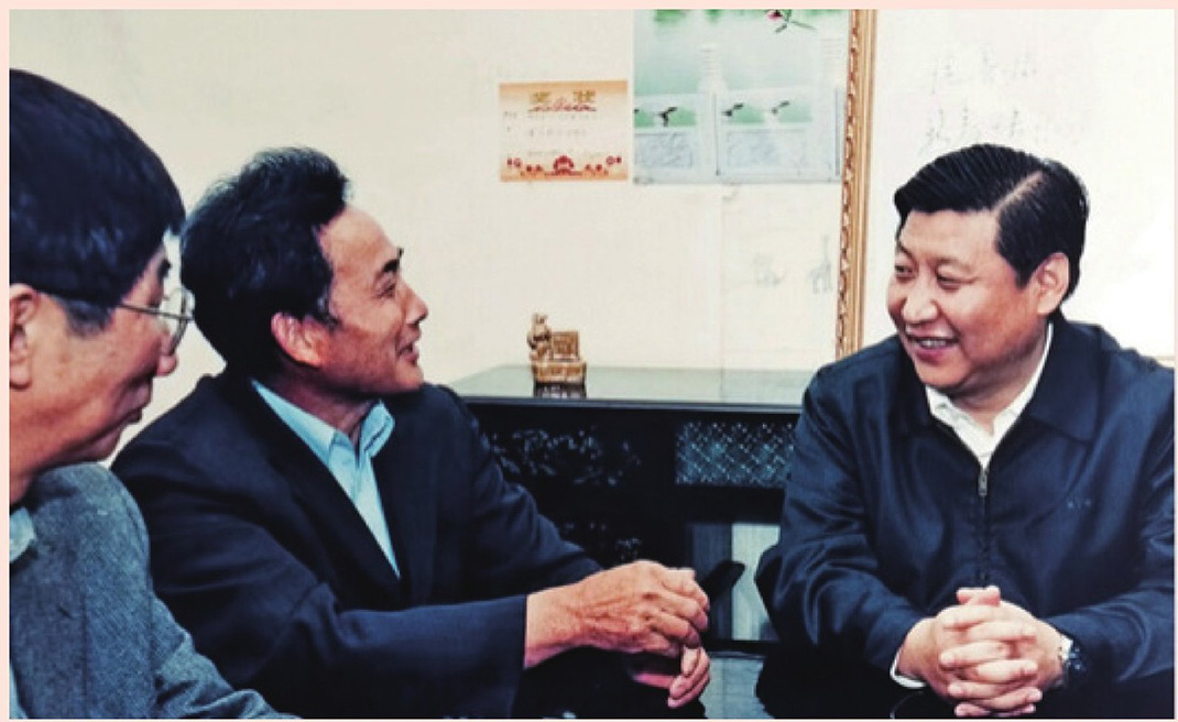 2003年4月24日，時(shí)任浙江省委書記習(xí)近平在浙江下姜村調(diào)研。