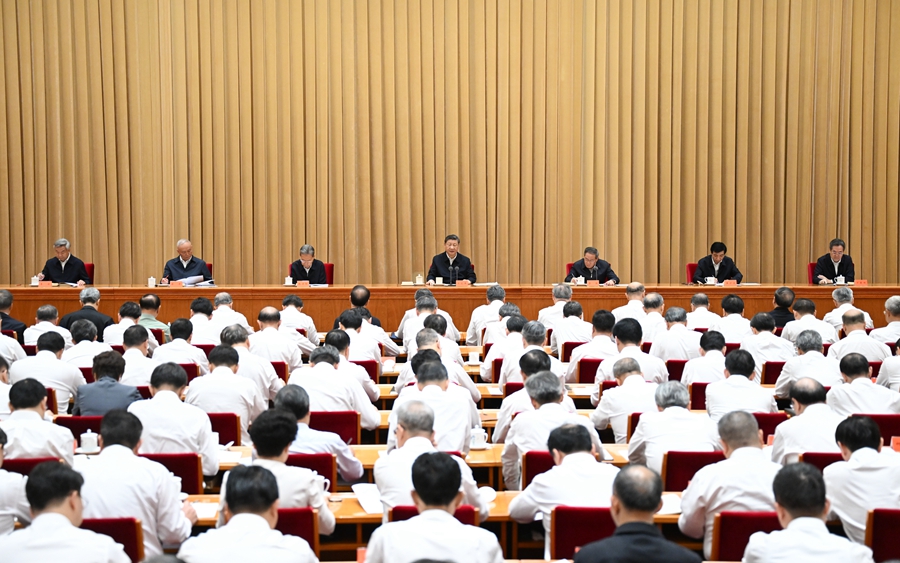 7月14日至15日，中央城市工作會議在北京舉行。中共中央總書記、國家主席、中央軍委主席習近平出席會議并發(fā)表重要講話。中共中央政治局常委李強、趙樂際、王滬寧、蔡奇、丁薛祥、李希出席會議。