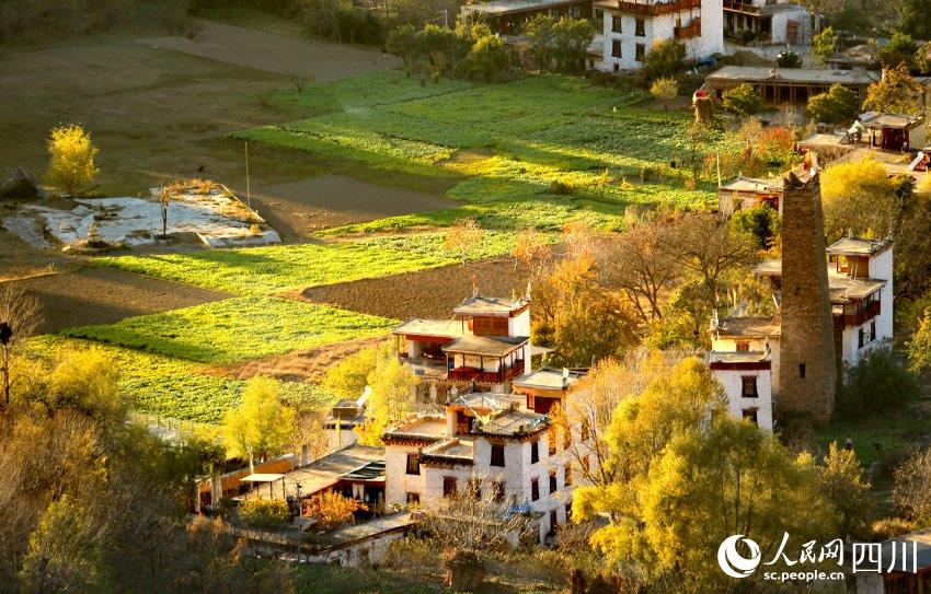 丹巴美景。李永安攝