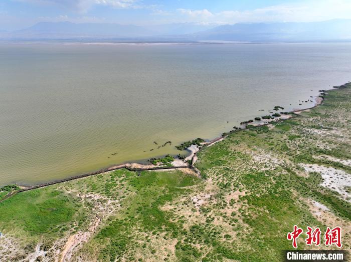 圖為航拍都蘭湖國家濕地公園?！∑钤鲚?攝