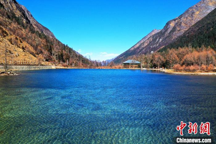 畢棚溝景區(qū)風(fēng)光?！“苍?攝