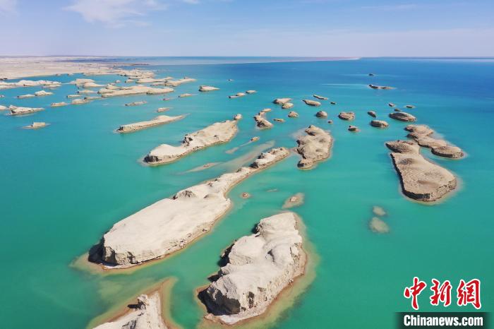 航拍青海大柴旦烏素特水上雅丹奇特景觀?！●R銘言 攝