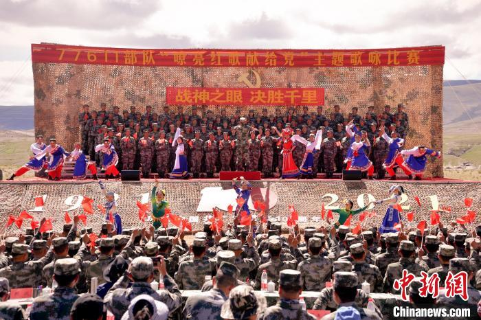 圖為主題歌詠比賽活動(dòng)現(xiàn)場(chǎng)。　馬成鎖 　攝
