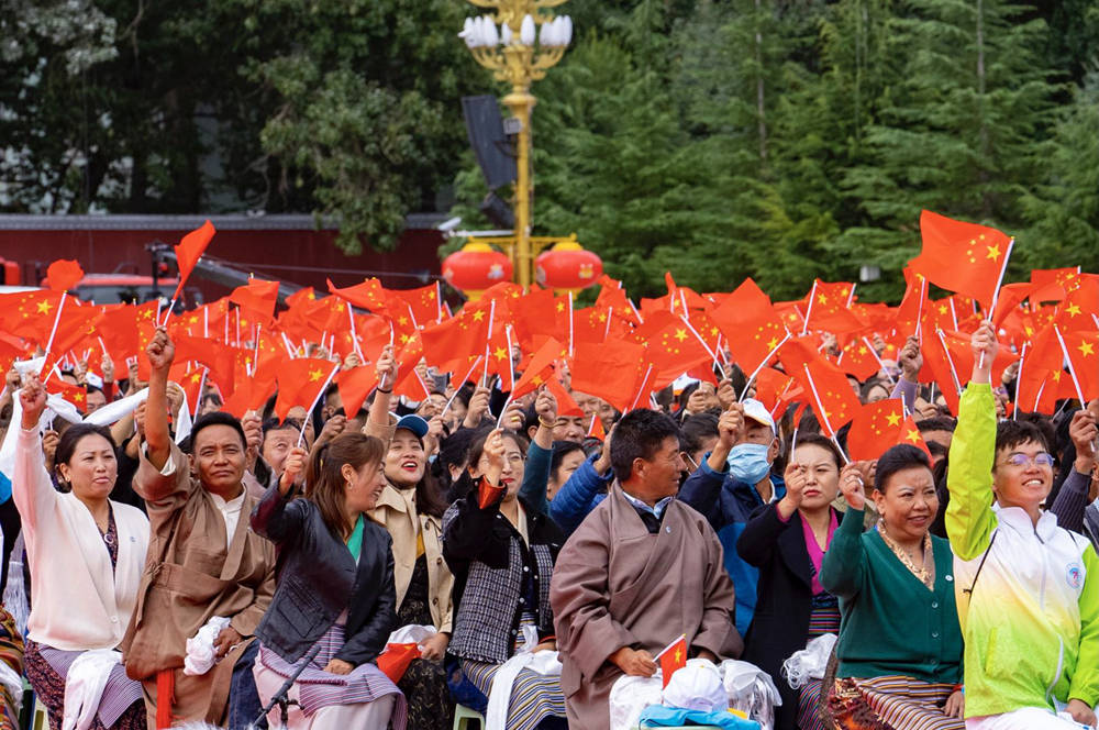 8月19日10時，慶祝西藏和平解放70周年大會在拉薩市布達拉宮廣場隆重舉行。徐馭堯 攝