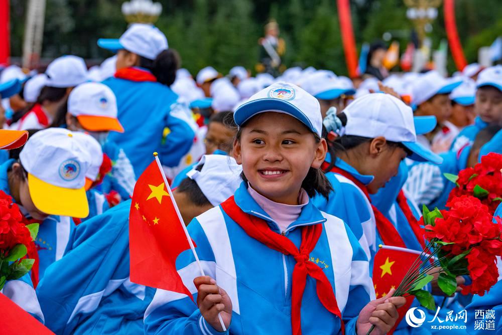 8月19日10時，慶祝西藏和平解放70周年大會在拉薩市布達拉宮廣場隆重舉行。徐馭堯 攝