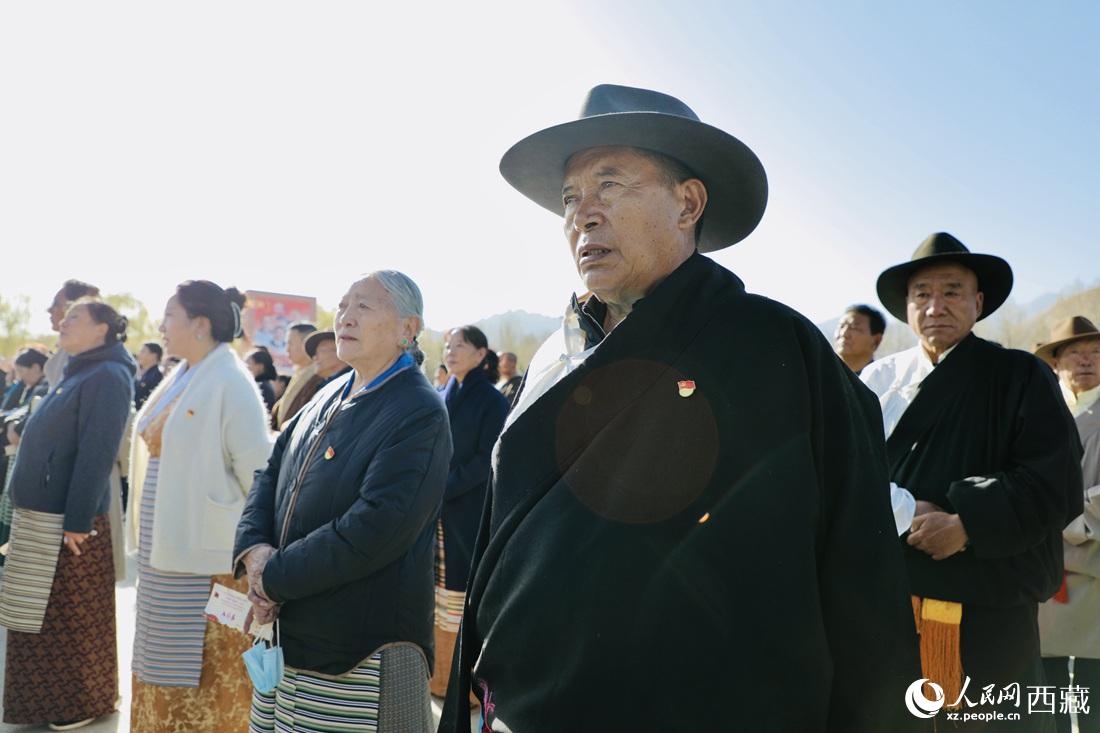 升旗儀式現(xiàn)場。人民網(wǎng) 次仁羅布攝
