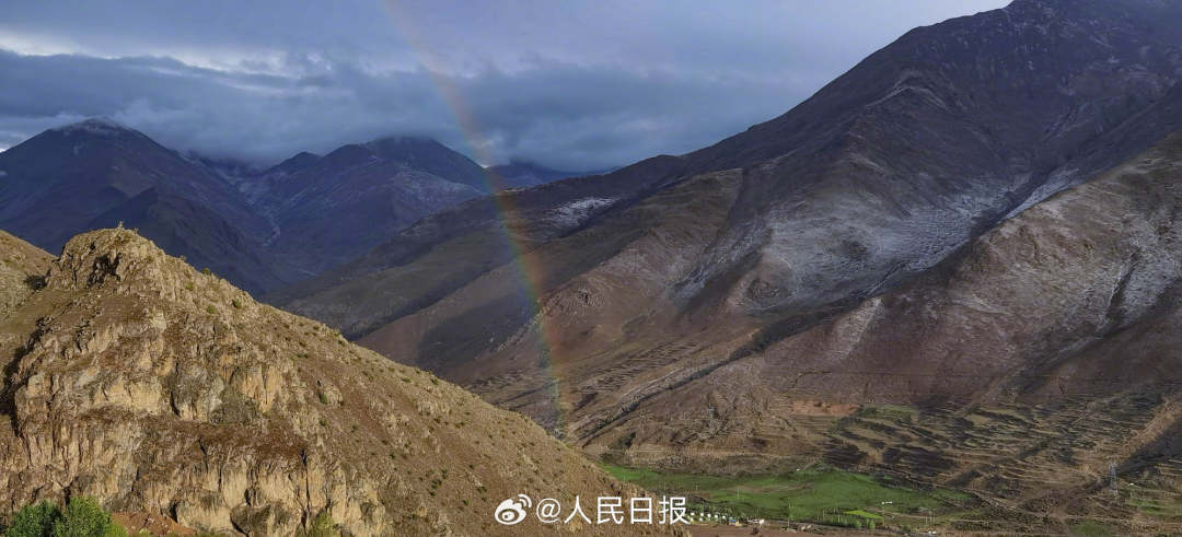 接好運(yùn)！青藏高原現(xiàn)巨大彩虹橋